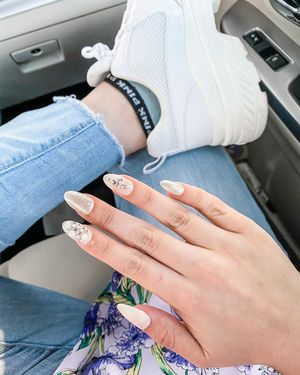 Image post by @impresslashes on Instagram