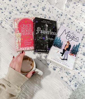 Image post by @blondiereads_ on Instagram