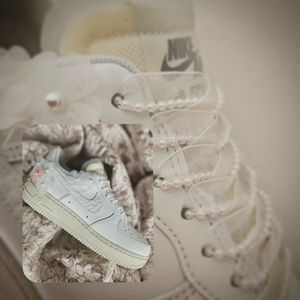 Image post by @chickmakescustomkicks on Instagram
