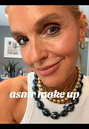Video post by @shop.with.caroline on TikTok