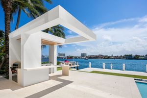 Image post by @ranarealtymiami on Instagram
