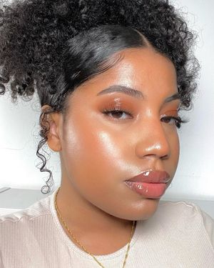 Image post by @tyrajanea on Instagram