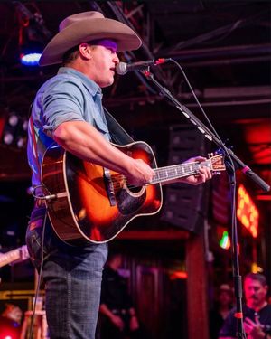 Image post by @thegrizzlyrose on Instagram