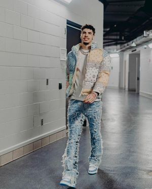 Image post by @melo on Instagram