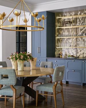 Image post by @julieneilldesigns on Instagram