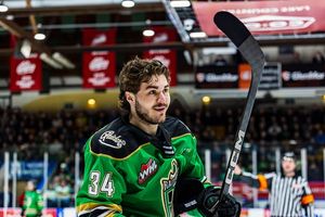 Image post by @paraidershockey on Instagram