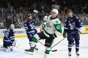 Image post by @txstarshockey on Instagram