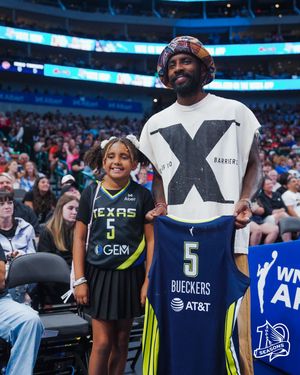 Image post by @dallaswings on Instagram
