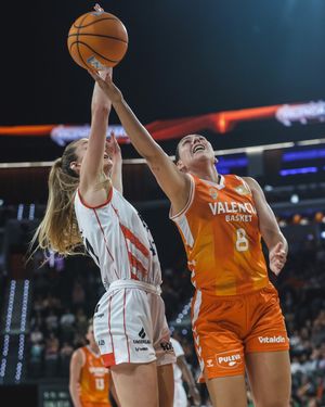 Image post by @valenciabasket on Instagram