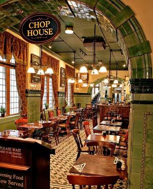 Image post by @tomschophouse_ on Instagram