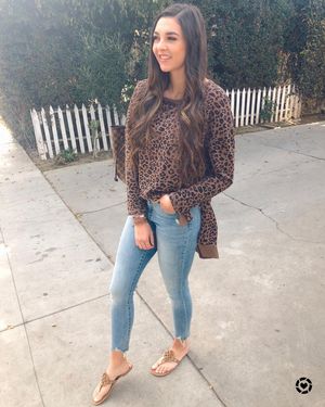 Image post by @sabrinanoellee on Instagram