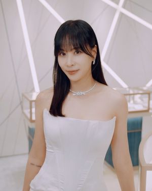 Image post by @harpersbazaarkorea on Instagram