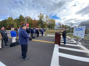 Image post by @RepStefanik on Twitter