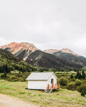 Image post by @meg.lahatte on Instagram