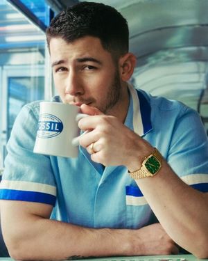Image post by @fossil.id on Instagram