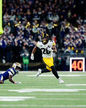 Image post by @HawkeyeFootball on Twitter/X
