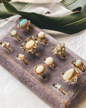Image post by @maejeanvintage on Instagram