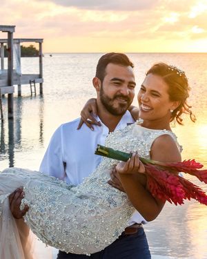 Image post by @theknot on Instagram