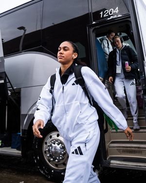 Image post by @undwbasketball on Instagram
