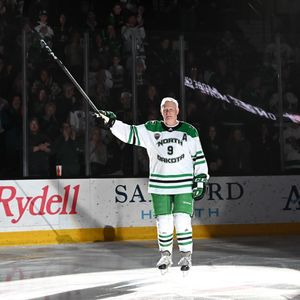 Image post by @undmhockey on Instagram