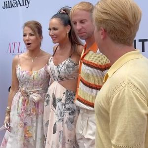 Image post by @leeannelocken on Instagram