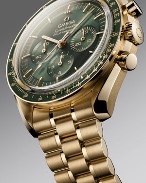 Image post by @omegawatches on Twitter