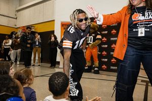 Image post by @isaiahbond_ on Instagram