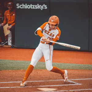 Image post by @texassoftball on Instagram