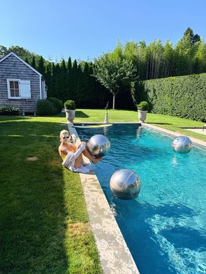 Image post by @dorindamedley on Instagram