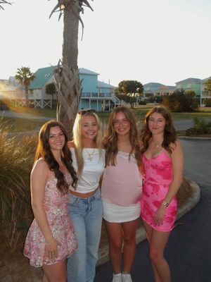 Image post by @sydneyhosick on Instagram