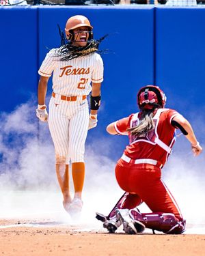Image post by @texassoftball on Instagram