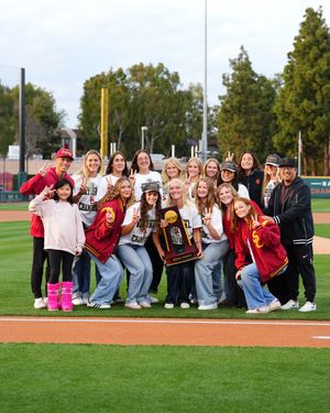 Image post by @uscwaterpolo on Instagram