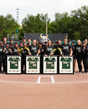 Image post by @usfsoftball on Instagram