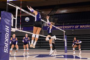 Image post by @uwvolleyball on Instagram