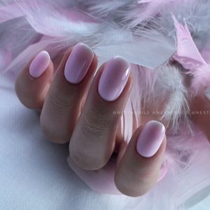 Image post by @nestanails on Instagram