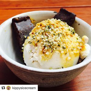Image post by @honeymamas on Instagram