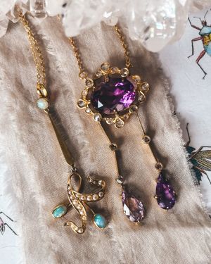 Image post by @maejeanvintage on Instagram
