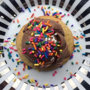 Image post by @insomniacookies on Instagram