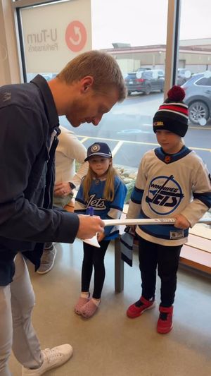 Video post by @nhljets on Facebook