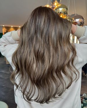Image post by @enjoyhairstyling.aalen on Instagram