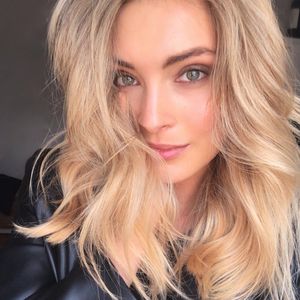 Image post by @carlabenavent17 on Instagram