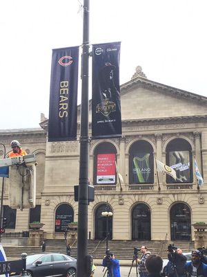 Image post by @ChooseChicago on Twitter