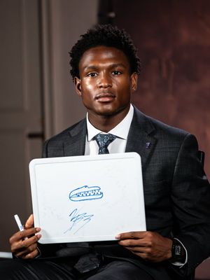 Image post by @GatorsFB on Twitter