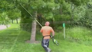 Video post by @greenworkscommercial on Facebook