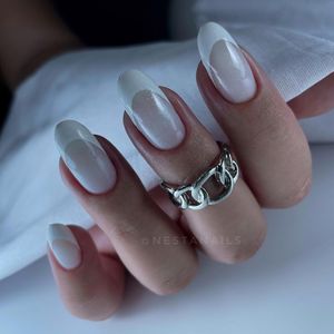 Image post by @nestanails on Instagram