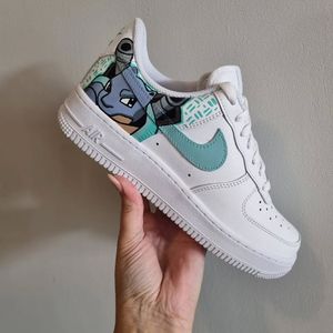 Image post by @chickmakescustomkicks on Instagram