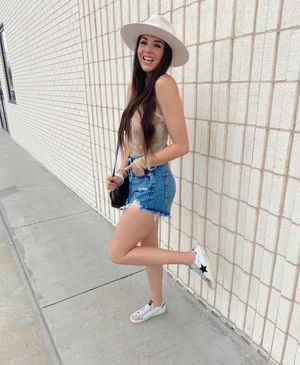 Image post by @sabrinanoellee on Instagram