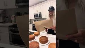 Video post by @theblondewhobakes on YouTube