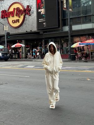 Image post by @smfksmfk on Instagram