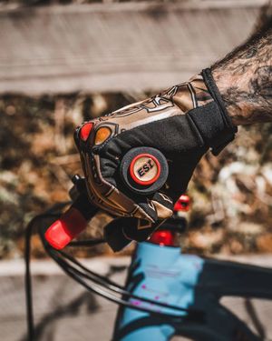 Image post by @esigrips on Instagram